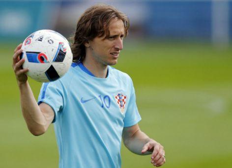 邓涵文社媒发文告别三镇：感谢俱乐部和这里的所有人